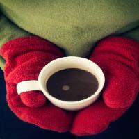 kuppi, kahvi, kahvi, kädet, punainen, käsineet, vihreä Edward Fielding - Dreamstime